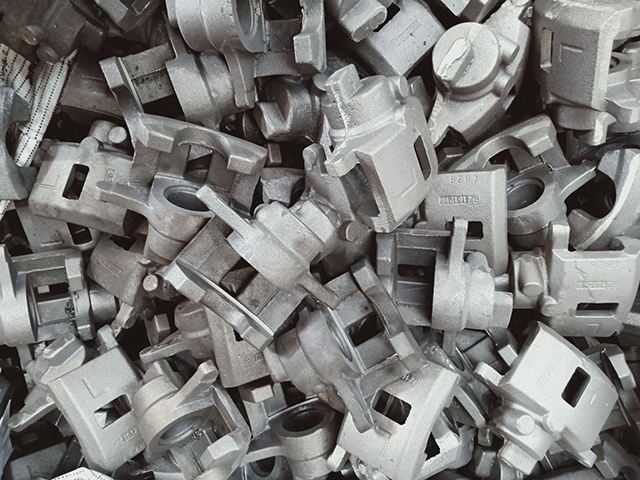 ปริมาณคาร์บอนของการหล่อเหล็กดัดคือเท่าไร?